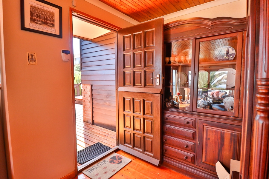 10 Bedroom Property for Sale in Dana Bay Western Cape